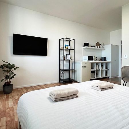 Air-Conditioned Studio, Close To City Centre & Tram Stop براتسيلافا المظهر الخارجي الصورة